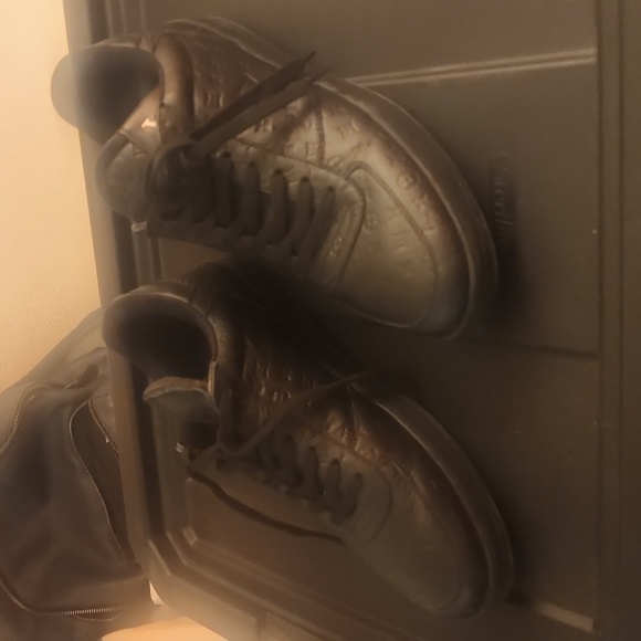 NWOT ALL BLACK LOUIS VUITTON RIVOLI SNEAKERS - Picture 2 of 7